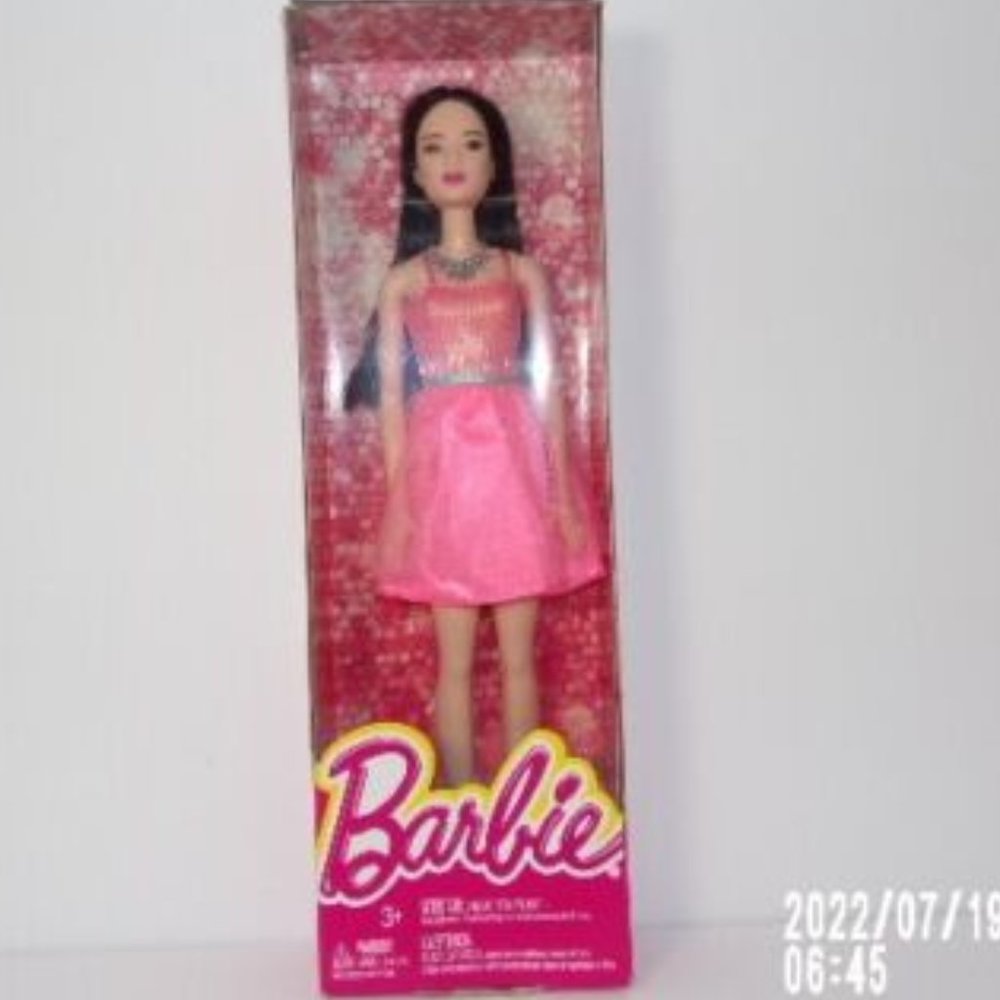 NEW OLD STOCK ORIENTAL Glamour Glitz Barbie in Pink Dress Black Hair T7580